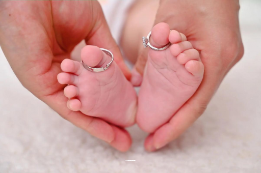 武汉助孕公司联系方式宝宝头发少缺什么